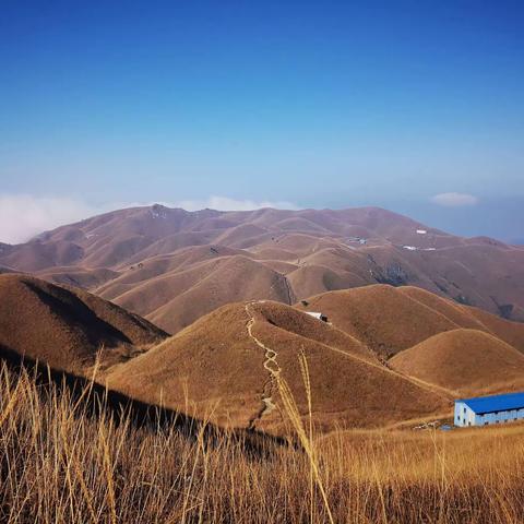 穿越金色武功山