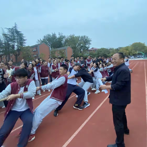 力“拔”山河释压力，凝心聚力向前行——记师大附实校高中部高三年级拔河比赛