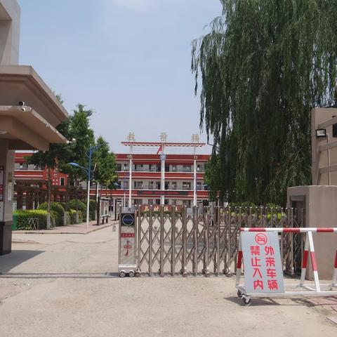 专家引领，听课、评课促成长----县教育局教研室莅临马村乡初级中学指导常规教学工作