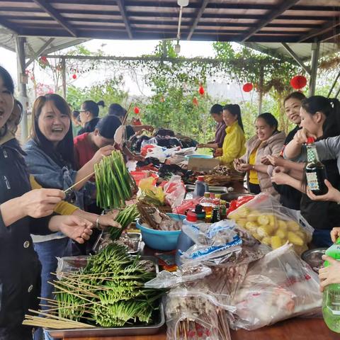 “快乐工作，放飞心情”——林逢侨心幼儿园全体教职员工户外烧烤活动