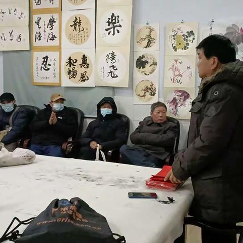 迎新纳福写春联 翰墨飘香送祝福