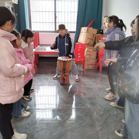 学习雷锋献爱心