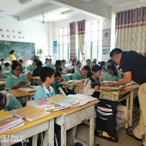 立足常规抓教学 深入检查促提升——市局领导到景洪市第二中学教学常规检查