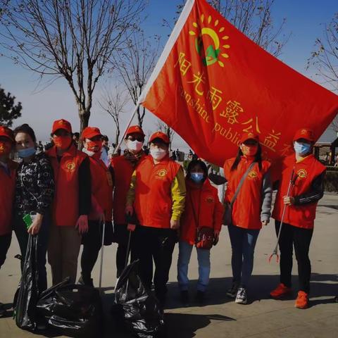 学雷锋公益行动—记阳光雨露公益社志愿者保护乌海湖环境纪实