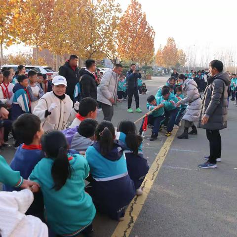 拔河比赛促团结，凝心聚力展风采—郯城县北城实验小学活动掠影