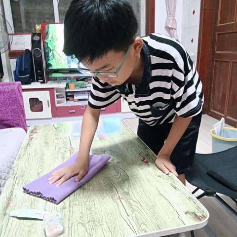 关爱学生幸福成长——东漳堡镇瓜精庄小学最美家庭-孝老爱亲家庭