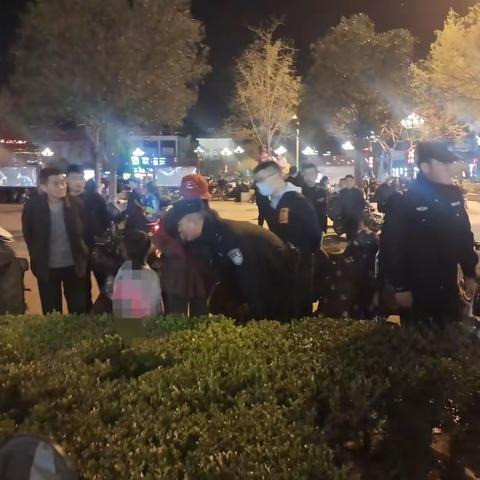 夜间巡逻暖心救助 走失小女孩平安回家