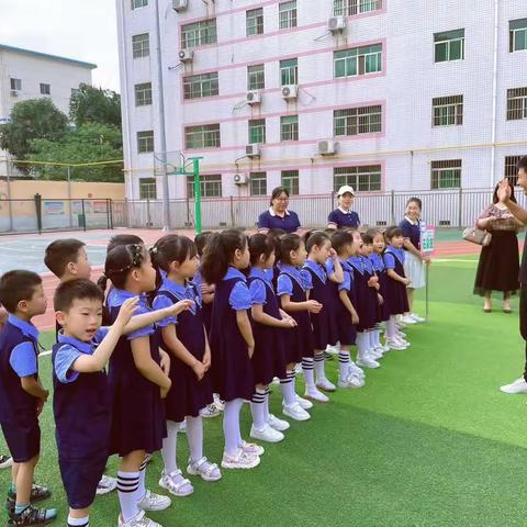 花园幼儿园幼小衔接活动之参观贠张小学