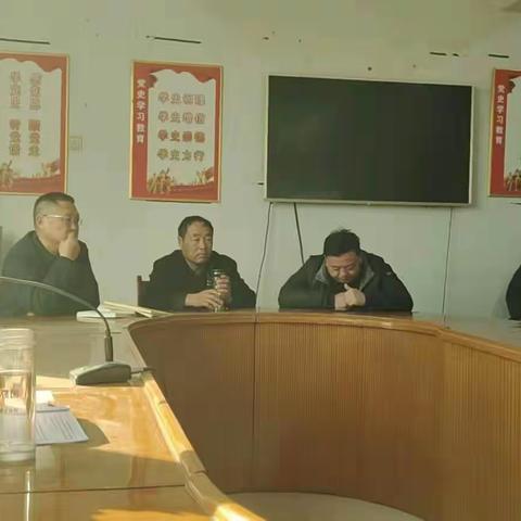 东新农场组织人员学习贯彻党的十九届六中全会精神