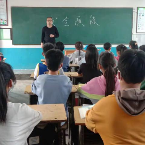 【校园平安】 普及防汛知识 增强抗灾能力 ——袁庄小学举行防汛安全教育及应急演练