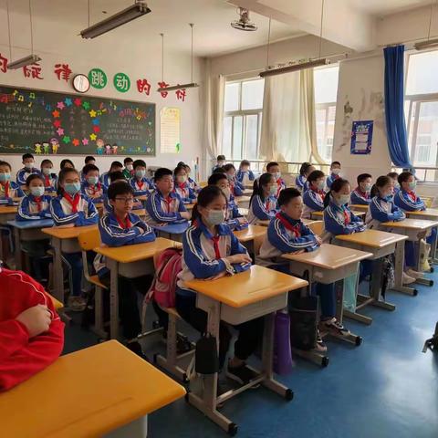 防震零距离，安全伴我行--604班防震逃生演练