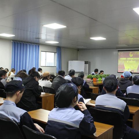 加强组织建设， 发挥生力军作用