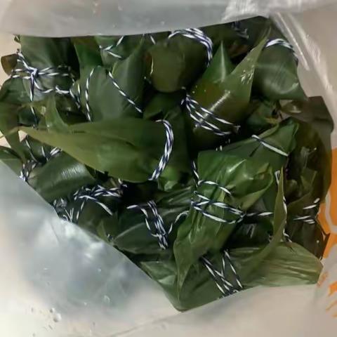 《褡裢街道通达社区四型机关建设》浓情端午、暖“新”社区