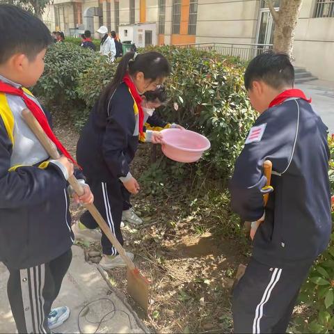 “爱绿护绿，争做环保好少年”高新区深圳路小学举行植树节主题活动