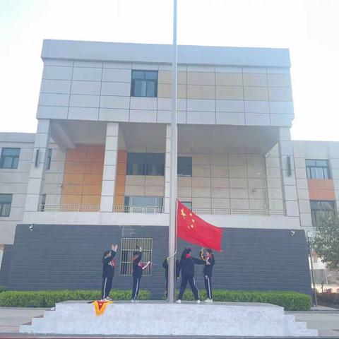 “关注安全，践行安全，保障安全”高新区深圳路小学主题升旗仪式