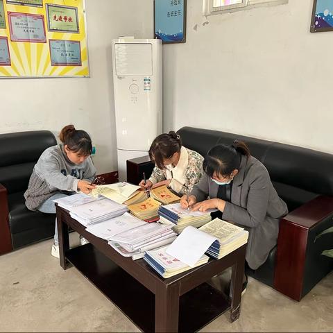 拐河镇第四中心小学开展4月份作业检查活动