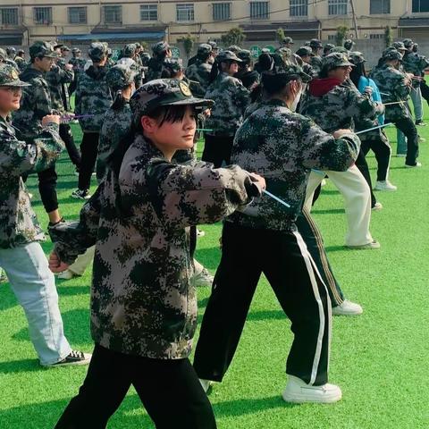 运动点燃激情，习惯成就人生——干驿初级中学校外实践活动第三天