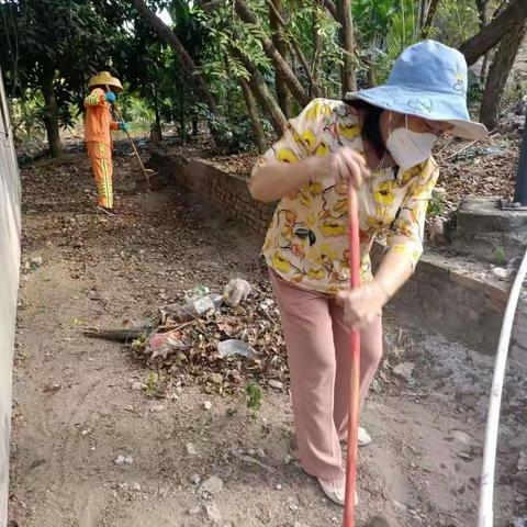抱古村开展人居环境卫生整治“搬家式”大扫除活动