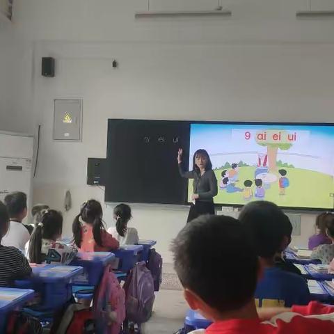 示范引领促成长，凝心聚力育桃李