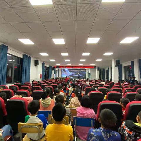 “喜迎二十大，礼赞新时代”