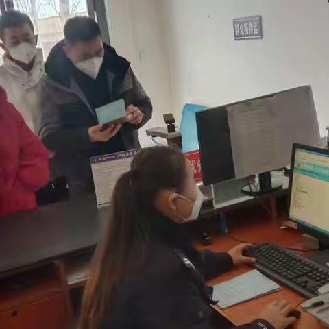 白水县公安局北塬派出所户籍窗口春节期间不打烊，为民服务一直在路上……