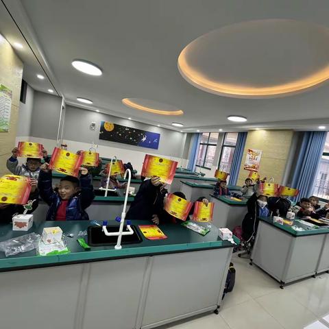 振兴路小学鲨鱼公园科学课程二年级《美妙的八音盒》