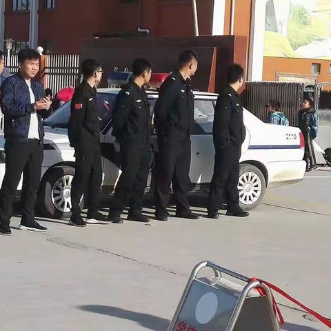 推进“警校联防” 加强校园安保