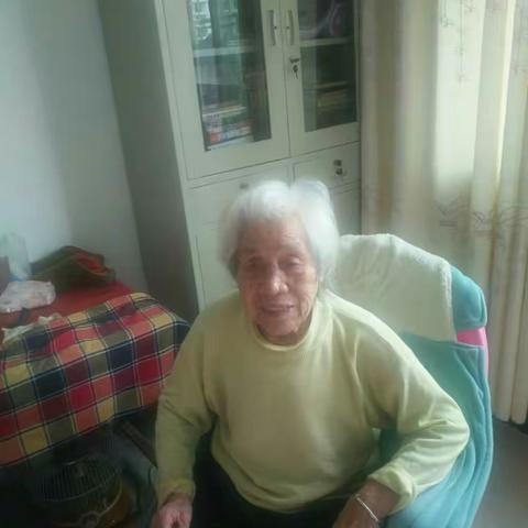 谁言寸草心，报得三春晖