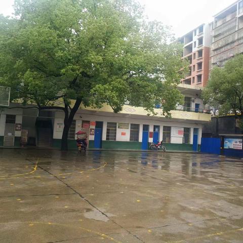 相逢学墙  牵手卓音