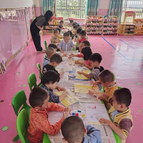 2021年秋季东方市三家镇中心幼儿园 小三班《烟花》