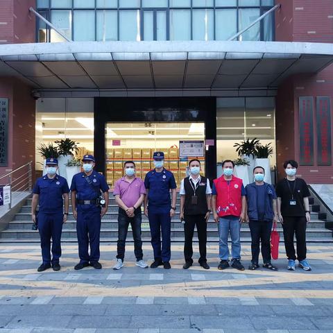 笋岗救援站银湖小型消防站与清水河街道应急办联合开展夜查行动