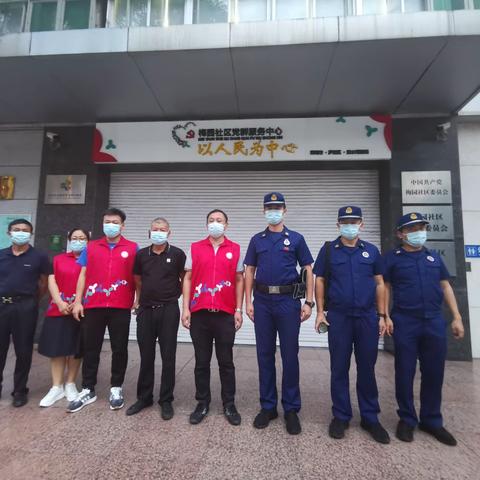 笋岗救援站银湖小型消防站与清水河街道应急办联合开展夜查行动