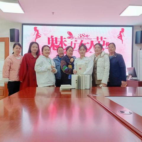 以爱之名，华夏女神，节日快乐