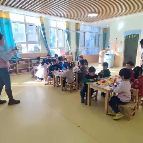 奇幻机器人（卓儿班）