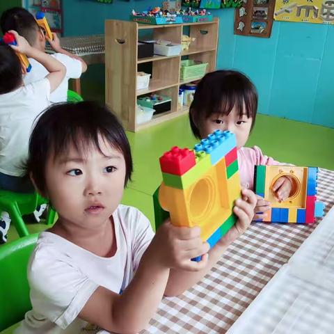 奇幻机器人（小二）