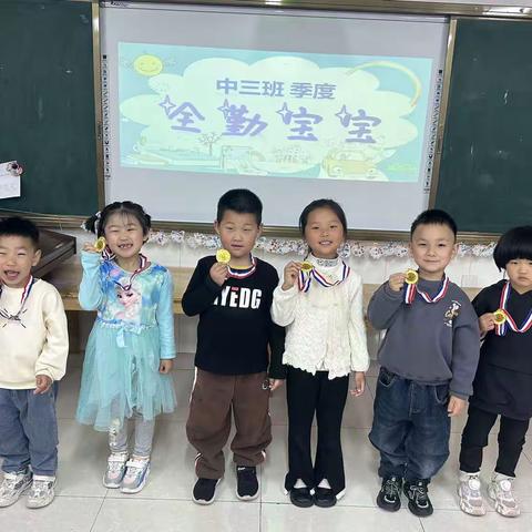 诸城市文化路幼儿园 ——中三班五一劳动节系列活动