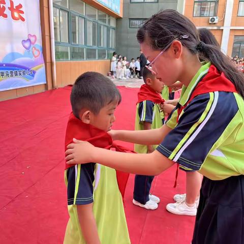 七彩童年，快乐成长———甲马营镇实验小学入队仪式
