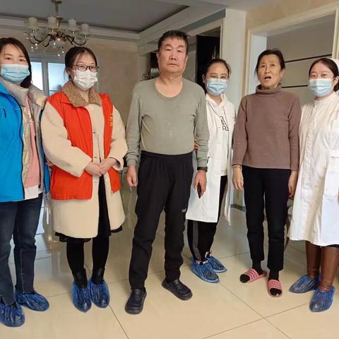 大明宫街道华远锦悦社区开展入户关爱老人活动