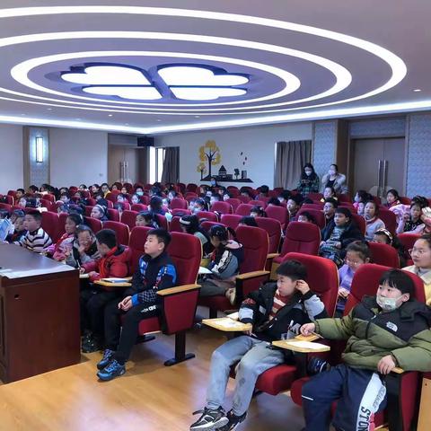 天上馅饼含陷阱  电信诈骗要留心——交通银行扬州分行反诈宣传进校园