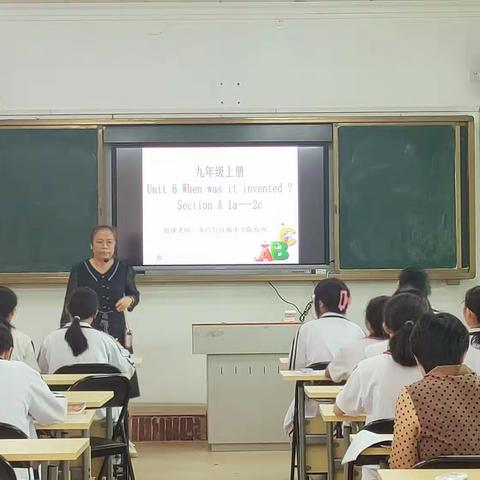 屯昌县红旗中学英语组分层教学研究课