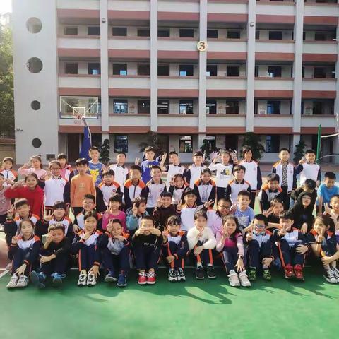 【文明班级】逸夫实验小学四年4班 正直、团结、厚德、敏学