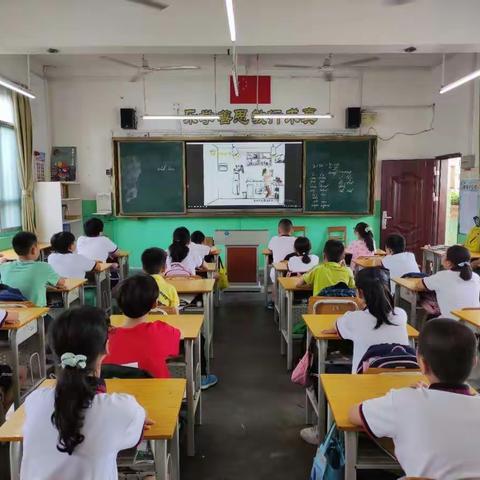 开展防震演练，筑牢安全防线      ——梧州市民主路小学地震应急疏散演练