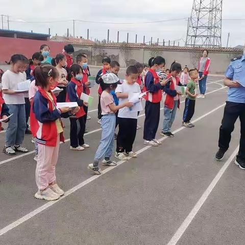 与法同行，健康成长—井上小学法治教育第一课