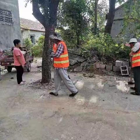莱芜区鹏泉街道：清理“四堆”剔脏乱，全面提升人居环境