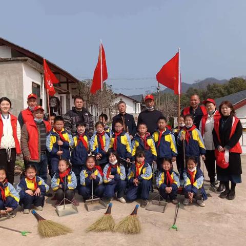 娄底市娄星区水洞底中心小学践行“学习雷锋精神，不负时代重托”主题实践活动