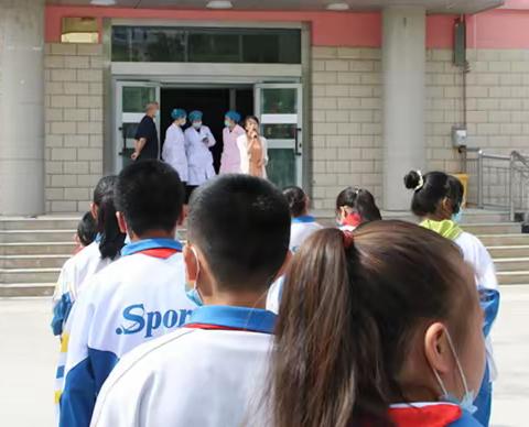 学习急救知识，守护生命之花               ——一四九团中学进行应急救护培训