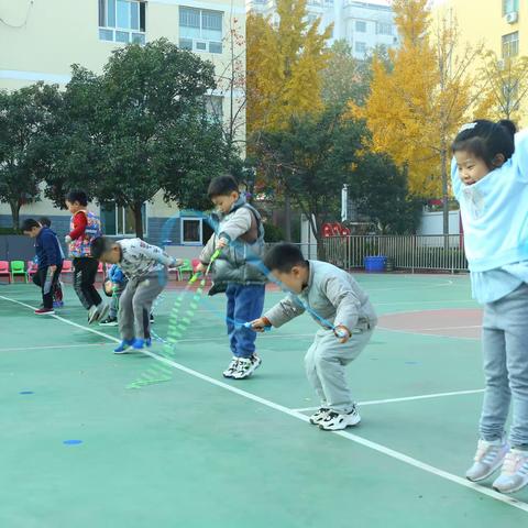 你我来参赛  运动悦成长——乔羽小学幼儿园跳绳、拍球、踢沙包比赛