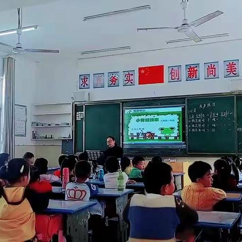 督学促成长，关注常态课堂——记县督学领导深入和合中小推门听课