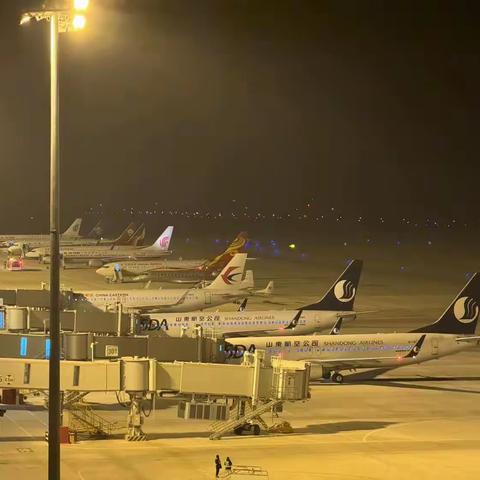 敦煌莫高国际机场顺利完成大面积航班备降保障工作