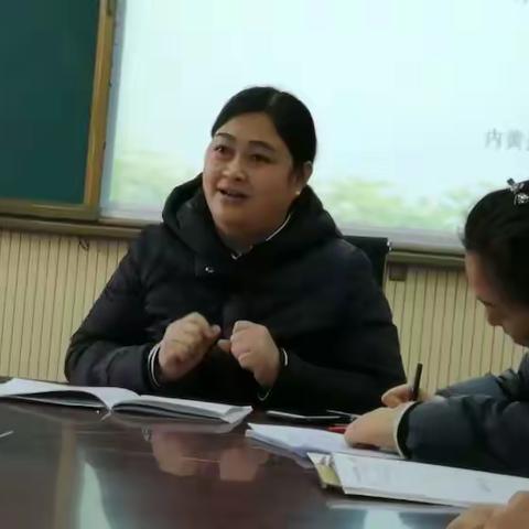 眼中有教材      心中有学生               一一一一”双主互动”下的有效课堂